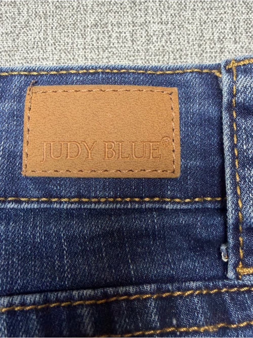 Judy Blue Mid Rise Distressed Cuffed Denim Shorts Size Large - Picture 10 of 10